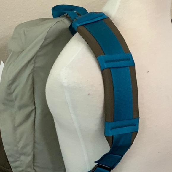 Jansport POWDERHORN backpack-Lt French Grey/Cilantro Grn - Picture 4 of 16